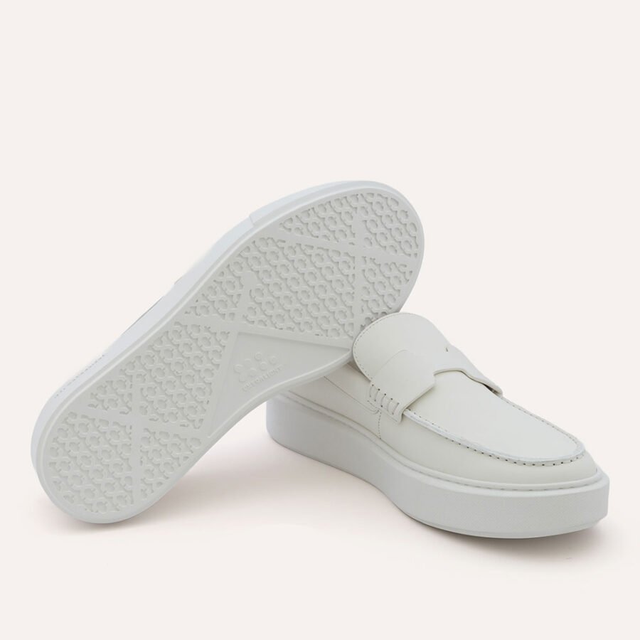 LACE-FREE CALFSKIN LOAFER - Image 3